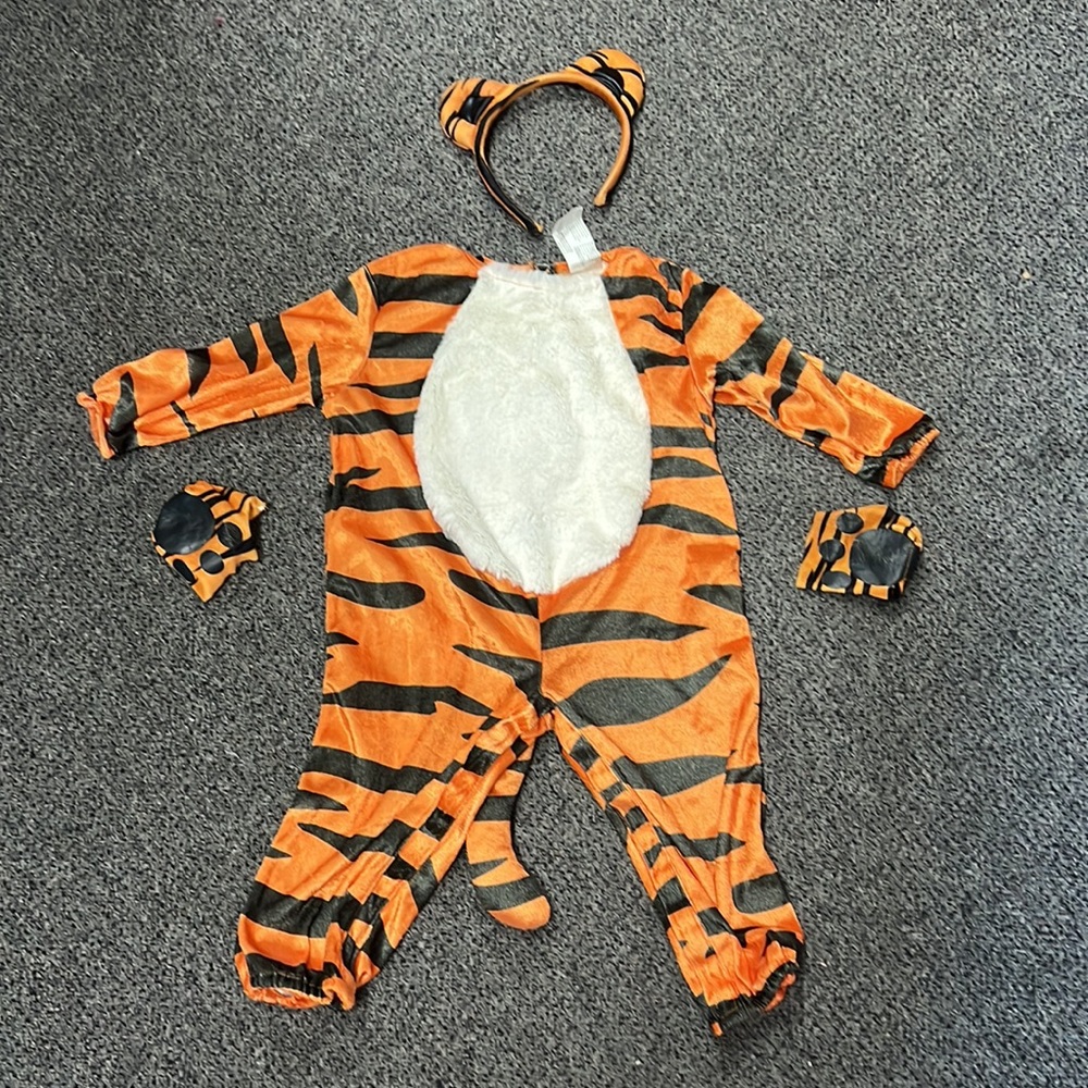 🌸3/$30🌸 COSTUME USA | tiger Halloween costume with headband & mitts